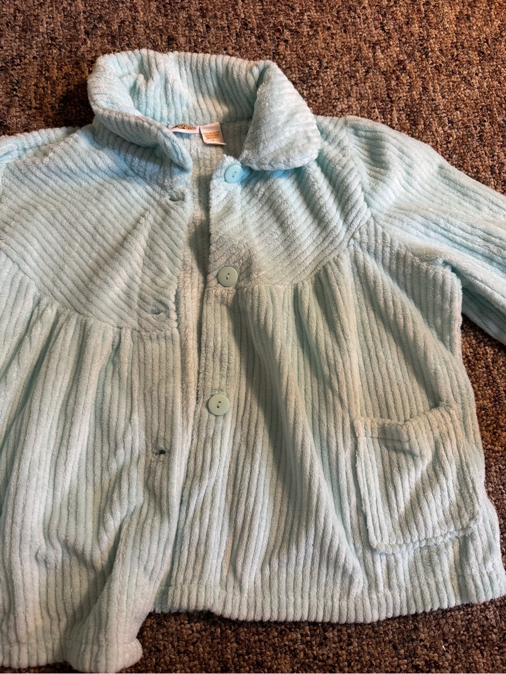 Sweaters - Picture 1 of 3